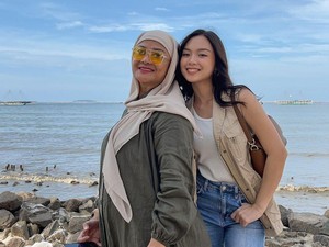 Kerja Sama Anak Pulihkan Ingatan Betharia Sonata Usai Kena Stroke