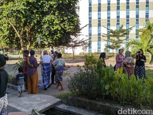 Gempa 5,5 Magnitudo, Pasien di RS Lari Bawa Infus-ASN Berhamburan