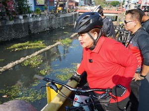 Pantau Wilayah, Mbak Ita Gowes Menyusuri Kali Semarang