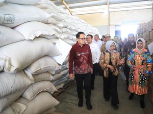 Pj Gubernur Jatim Luncurkan Program Penguatan Korporasi Petani di Jombang