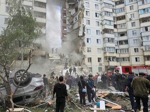 Serangan Udara Rusia Hantam Apartemen di Kharkiv, 3 Orang Tewas-24 Terluka