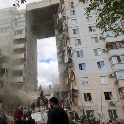 Ukraina Balas Dendam, Apartemen Rusia Hancur Dibom-15 Tewas