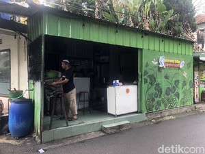 Sate Bu Ngantuk, Sajian Lezat yang Legendaris di Bandung