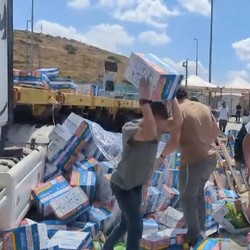 Viral Warga Israel Injak Bantuan Indomie, Begini Gerak Saham INDF-ICBP