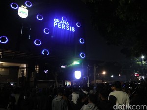 PLN Pastikan Listrik Tak Padam Saat Nobar Madura United Vs Persib