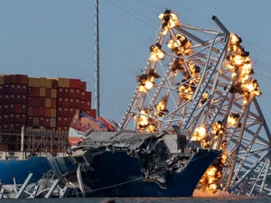 Jembatan Baltimore Diledakkan buat Melepas Kapal yang Terjebak Berminggu-minggu