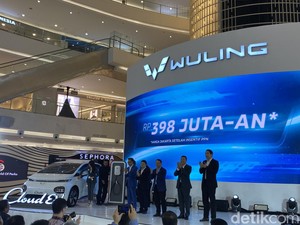 Wuling Rilis Harga Cloud EV, Turun Jadi Rp 300 Jutaan
