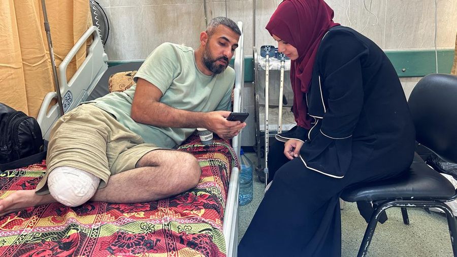 Palestinian Journalist Sami Shehada, whose leg was amputated following his injury while covering events of Israel's military offensive in Nuseirat in April 2024, resumes covering events for Turkish state broadcaster TRT, amid the ongoing conflict between Israel and the Palestinian Islamist group Hamas, in Deir Al-Balah in central Gaza Strip May 13, 2024. REUTERS/Doaa Rouqa