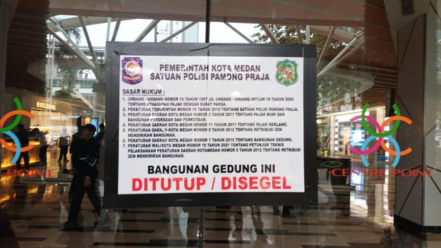 Mal Center Point disegel Pemkot Medan karena tunggakan pajak. (Dok. Detikcom/Nizar Aldi)