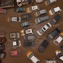 Mobil Kena Banjir, Apa Perbaikannya Pasti Dicover Asuransi?