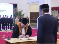 Ambil Sumpah di Depan Jokowi, Suharto Resmi Jadi Wakil Ketua MA
