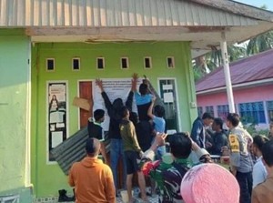 Warga di Polman Segel Kantor Desa gegara Kades Diduga Selewengkan Rp 170 Juta
