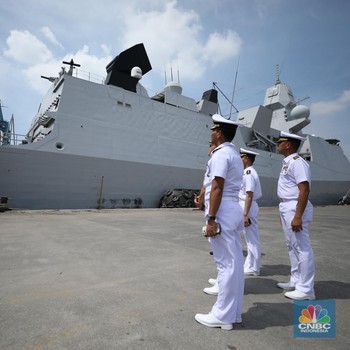 Kapal Perang Belanda Bersandar di Tanjung Priok, Ada Apa?