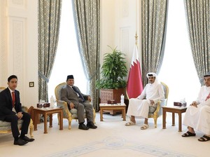 2 Momen Prabowo Perkenalkan Gibran ke Presiden UEA dan Emir Qatar