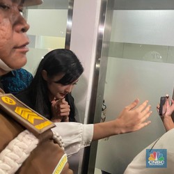 Terungkap, Ini Alasan Kejagung Periksa Sandra Dewi Hingga 10,5 Jam