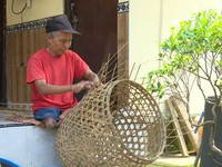 Salut! Perajin Bambu Disabilitas ini Berjuang Melawan Keterbatasan