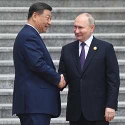 Perintah Putin, Rusia-China Satukan Kekuatan Lawan AS di 2025