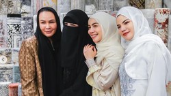 Jadi Ketua Pengajian Umi Pipik, Dinar Candy: Sebuah Keseimbangan