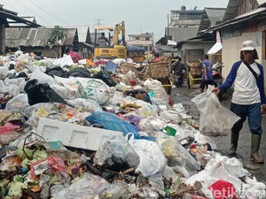 Dua Masalah yang Dikeluhkan Warga di Pasar Cikurubuk Tasikmalaya