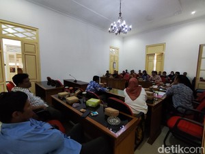 Siasat Guru Honorer Gunungkidul Penuhi Kebutuhan, Jadi Sopir-Buka Laundry
