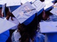 Biaya Kuliah Mahal, Mahasiswa Ini Jual Pakaian Bekas-Cuan Ratusan Juta