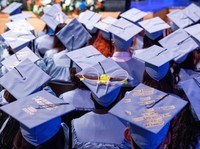 Mahasiswa AS Pakai Toga Berisi Seruan Bela Palestina saat Wisuda