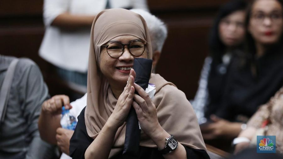Wakil Presiden ke-10 dan ke-12 RI Jusuf Kalla (JK) tiba di Pengadilan Tipikor pada Pengadilan Negeri Jakarta Pusat, Kamis (16/5/2024). Jusuf Kalla menjadi saksi meringankan dalam dugaan korupsi pengadaan liquefied natural gas (LNG). (CNBC Indonesia/Tri Susilo)