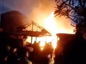 Ada Letupan Saat Proses Produksi, Tempat Usaha Rempeyek di Gianyar Terbakar