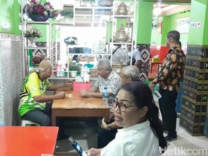 Pejabat Bapenda Kupang Diduga Tilap Pajak Pengusaha Warung Makan