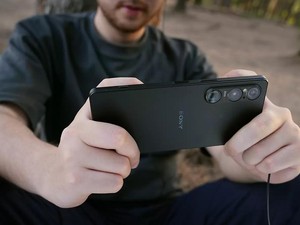 Mengintip Spek Gahar dan Kamera Sony Xperia 1 V1