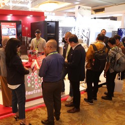NeutraDC Unjuk Gigi di Indonesia Cloud & Datacenter Convention 2024