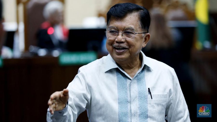 Wakil Presiden ke-10 dan ke-12 RI Jusuf Kalla (JK) di Pengadilan Tipikor pada Pengadilan Negeri Jakarta Pusat, Kamis (16/5/2024). (CNBC Indonesia/Tri Susilo)