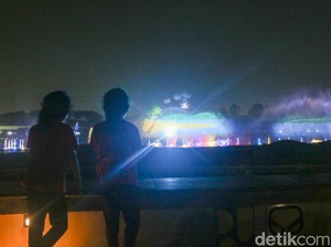 Video: Cerita Warga Rela Jauh-jauh ke TMII Demi Pertunjukan Air Mancur