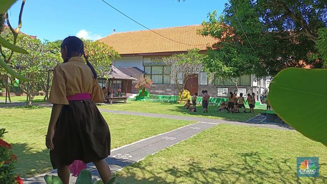 Sekolah RI Ini Punya Jam Masuk Paling Pagi di Dunia
