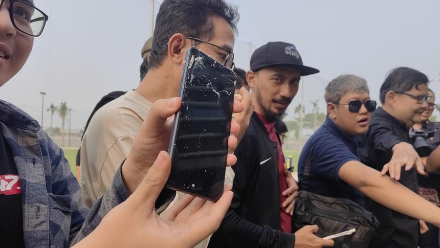 HP Oppo seri A pertama yang memiliki spesifikasi tahan banting. Ia dibekali dengan sertifikasi MIL-STD 810H, yang diklaim bisa dipakai di cuaca dan kondisi penggunaan ekstrem, serta tahan akan berbagai guncangan keras. (CNBC Indonesia/Intan)