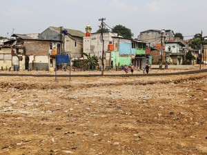 Cerita Warga Rawajati Lelah Langganan Banjir: Urus Air, Ular Masuk Rumah