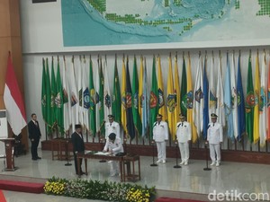 Mendagri Tito Lantik 5 Penjabat Gubernur Sulsel hingga Banten