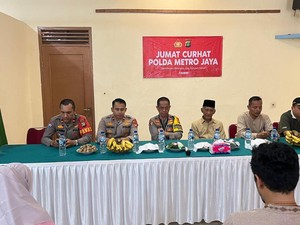 Jumat Curhat, Warga Mampang Tanya Izin Nikah Tutup Jalan ke Polisi
