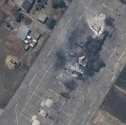 Citra Satelit! Ukraina Bom Pangkalan Udara Rusia, Jet Tempur Ditembak