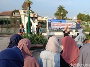 Pelajar Muslim Jogja Gelar Aksi Bela Palestina di Titik Nol Kilometer