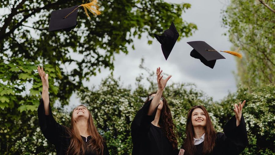 Ilustrasi Wisuda (Pexels)