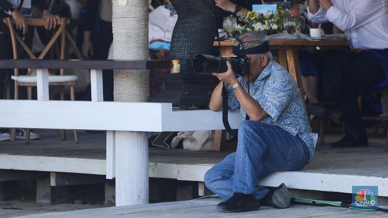 Menteri Pekerjaan Umum dan Perumahan Rakyat (PUPR) Basuki Hadimuljono saat menghadiri acara Balinese Water Purification Ceremony rangkaian World Water Forum (WWF) ke-10 2024 di Kura-Kura Bali, Denpasar, Bali, Sabtu (18/5/2024). (CNBC Indonesia/Faisal Rahman)