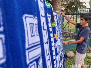 Lesunya Penjualan Atribut Jelang Laga Persib Vs Bali United