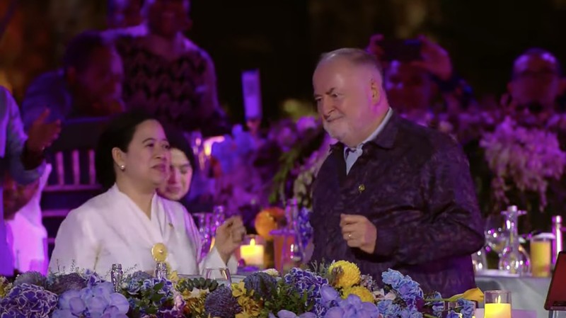 Para seniman tampil saat pentas seni budaya pada Welcoming Dinner 10th World Water Forum 2024 di Taman Budaya Garuda Wisnu Kencana (GWK), Badung, Bali, Minggu (19/5/2024). (Pusat Media World Water Forum 2024/Fikri Yusuf/pras/mifta)