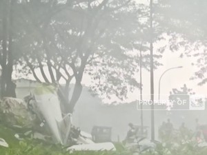 Video: Pesawat Jatuh di BSD, Polisi Pastikan Tiga Orang Tewas