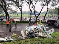 Hancur! Potret Pesawat Latih Jatuh di BSD, 3 Orang Tewas