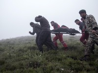 Detik-Detik Jenazah Presiden Iran Korban Helikopter Jatuh Ditemukan