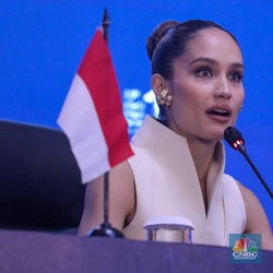 Belajar Bijak Finansial Ala Cinta Laura di LPS Financial Festival