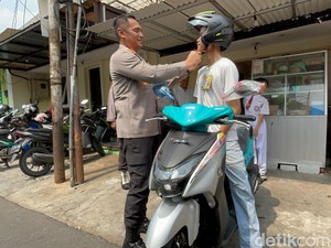 Polisi Hadiahkan Motor ke Casis Bintara Polri Korban Begal di Jakbar