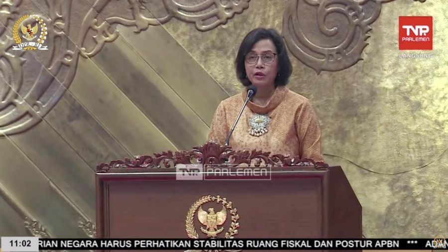 Menteri Keuangan (Menkeu), Sri Mulyani Indrawati saat menghadiri Rapat Paripurna DPR RI ke-17 masa Persidangan V Tahun Sidang 2023 - 2024. (Tangkapan Layar Youtube DPR RI)